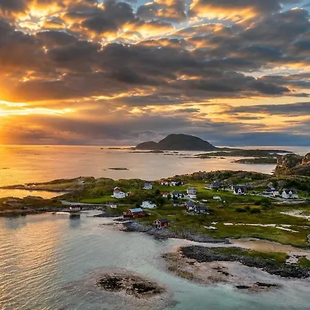 Semesterbostad Cozy House By The Sea