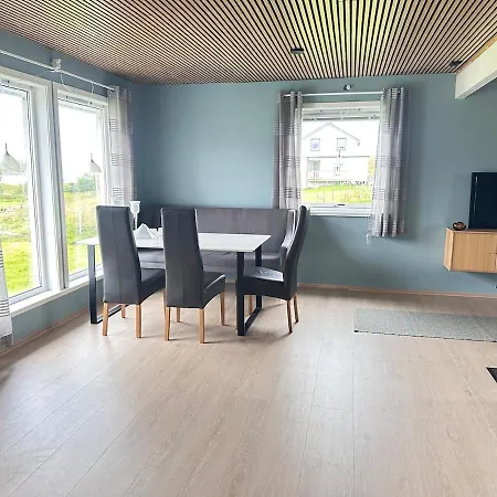 Semesterbostad Cozy House By The Sea *