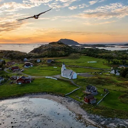 Cozy House By The Sea