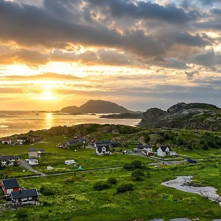Cozy House By The Sea Semesterbostad